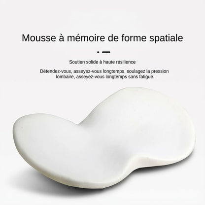 Coussin d'assise ergonomique noir pour siège de voiture posé sur un support texturé, illustrant un design universel pour un confort de conduite amélioré